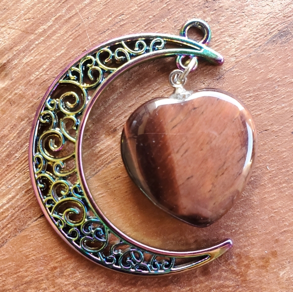 New Carved Heart Shaped Red Tiger Eye Rainbow Titanium Cresent Moon Pendant. - Picture 13 of 14